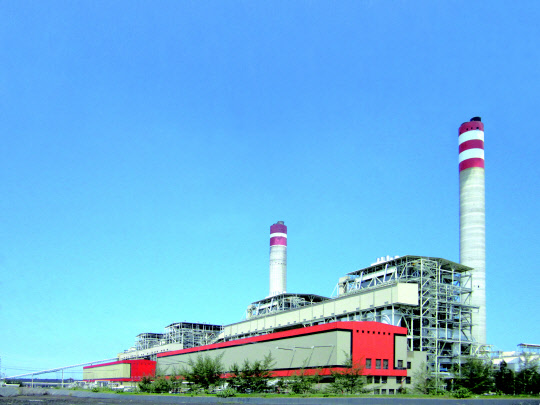 한국중부발전이 운영 중인 인도네시아 탄중자티 발전소 전경.  한국중부발전 제공